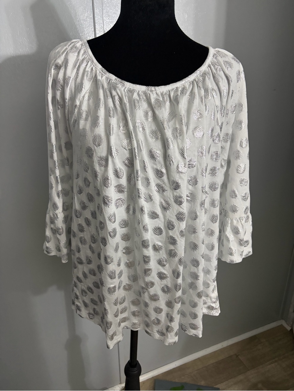 Michael Kors White Metallic Leaf Print Women's Peasant Top size XL 16-18
